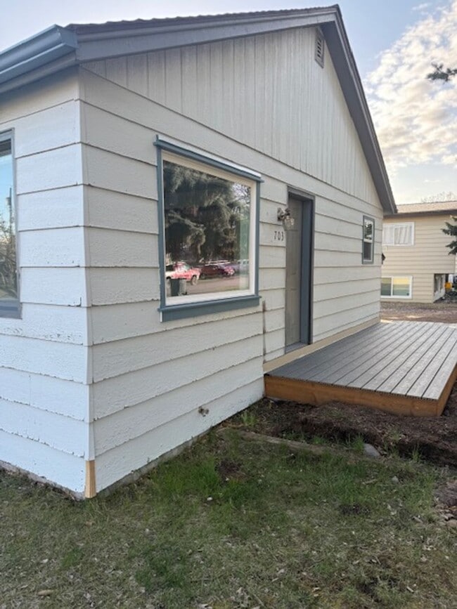 Building Photo - Newly Renovated 2-Bedroom Home – Pet Friendly!