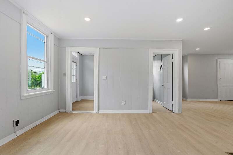 Building Photo - 372 9th St