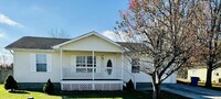 Building Photo - Adorable rancher