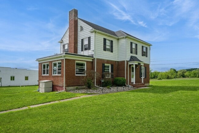 Building Photo - 1711 NY-17A