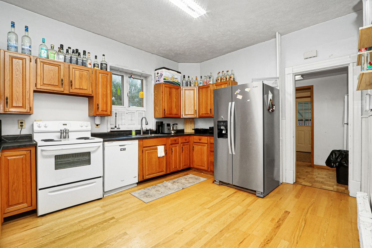 Building Photo - 727 Humboldt St
