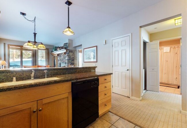Building Photo - Beautiful 2 Bed, 2 Bath Fully Furnished Condo – Sierra Star Golf Course