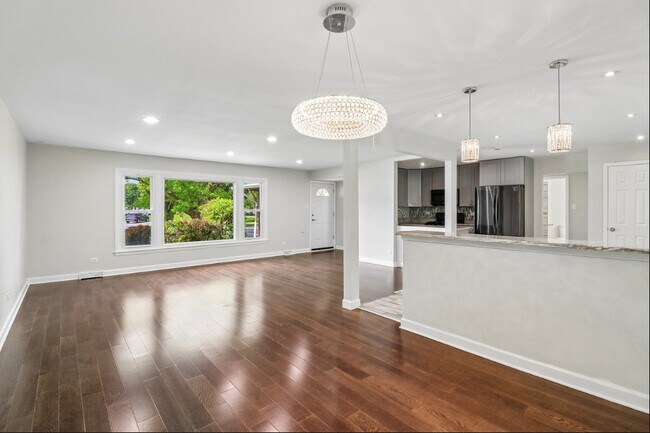 Building Photo - 840 W Arquilla Dr