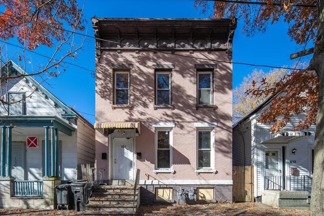 Building Photo - 431 10th St
