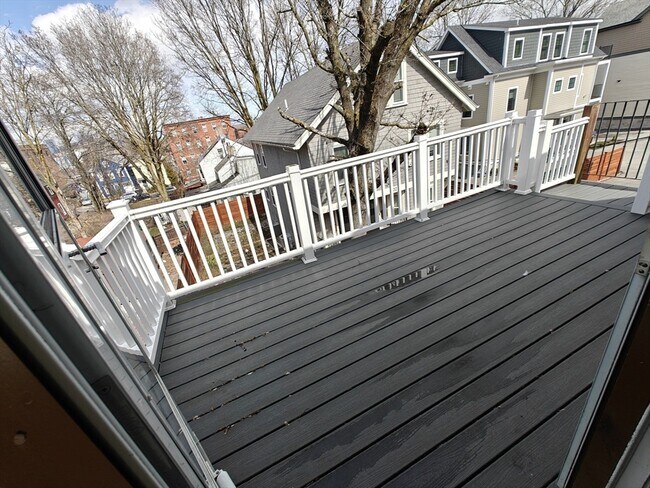 Building Photo - 102 Mt Pleasant Ave