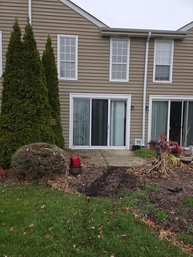 Building Photo - 1115 Regency Ct