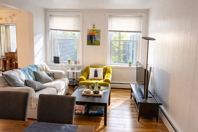 Building Photo - 199 Winthrop Rd