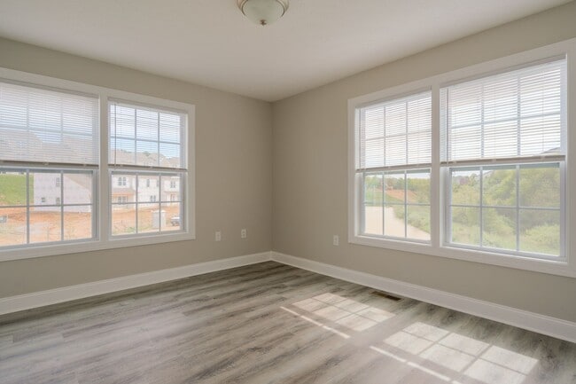 Building Photo - More units and move-in options available.