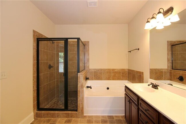 Building Photo - 1660 Jardin Ct