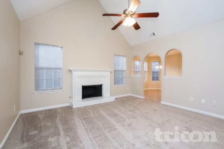 Building Photo - 5002 Ceylon Dr