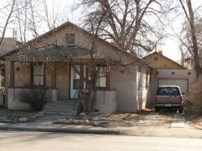 Building Photo - 2 Bedroom House with One Car Garage Near D...