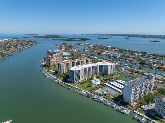 Building Photo - 660 Island Way