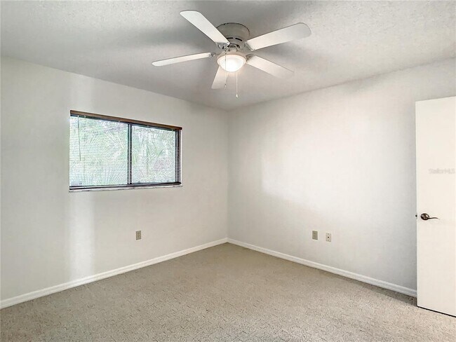 Building Photo - 1158 Carmel Cir