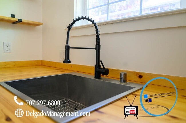 Building Photo - Benicia Studio available now!