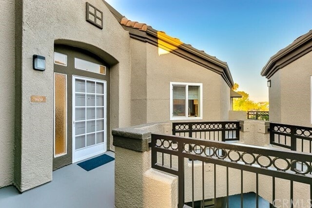 Building Photo - 420 Lake St