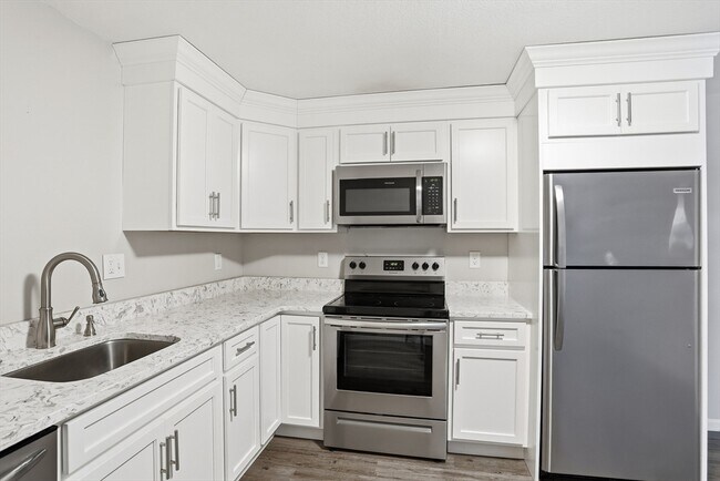 Building Photo - 39 Pleasant St