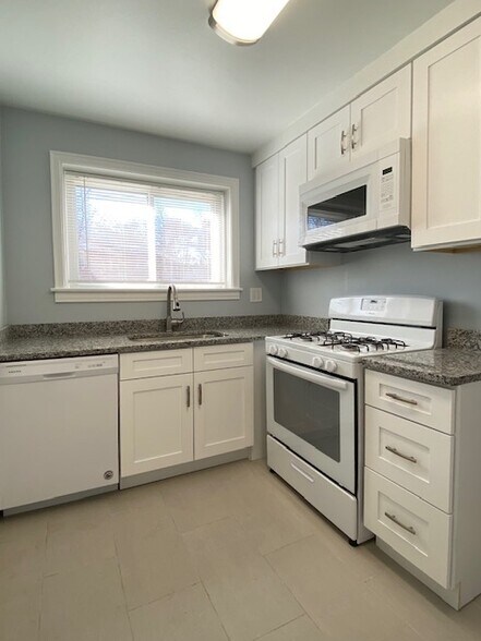 Building Photo - 500 Braeside Rd