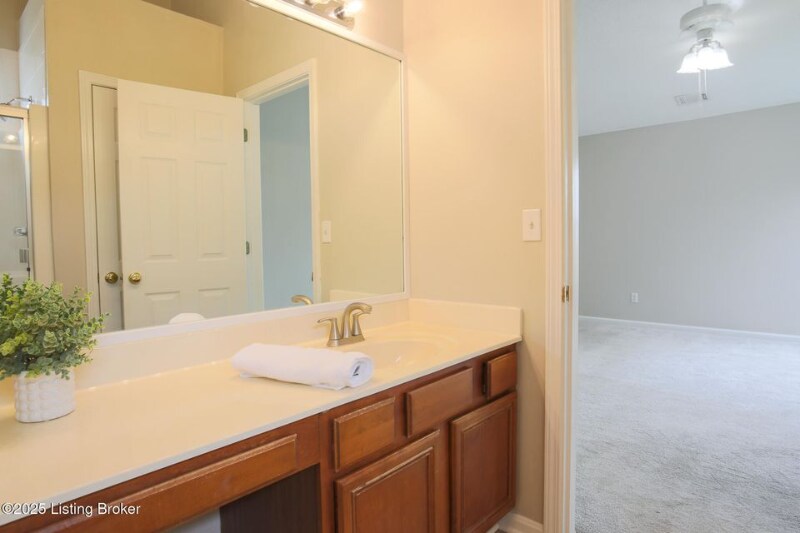 Building Photo - 4916 Honeylore Ct