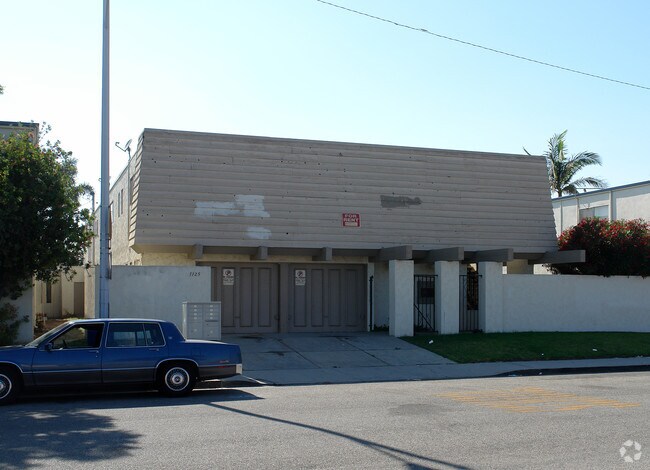 Primary Photo - Casa de Ocho