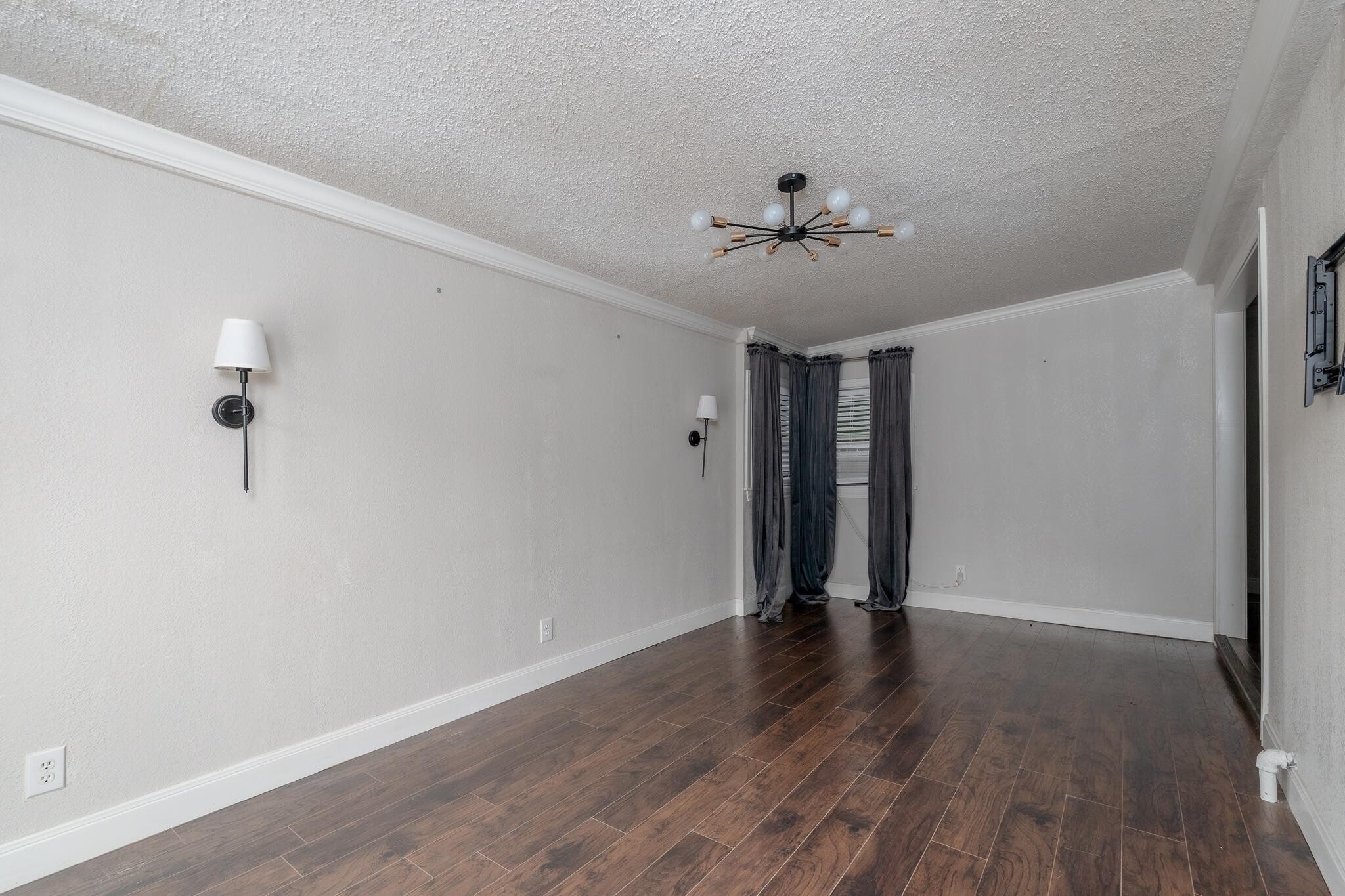 Building Photo - 3042 S 28th St