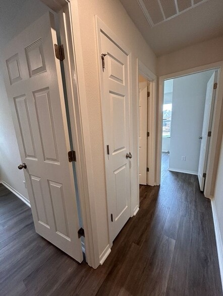 Building Photo - 10638 Cedar Wy