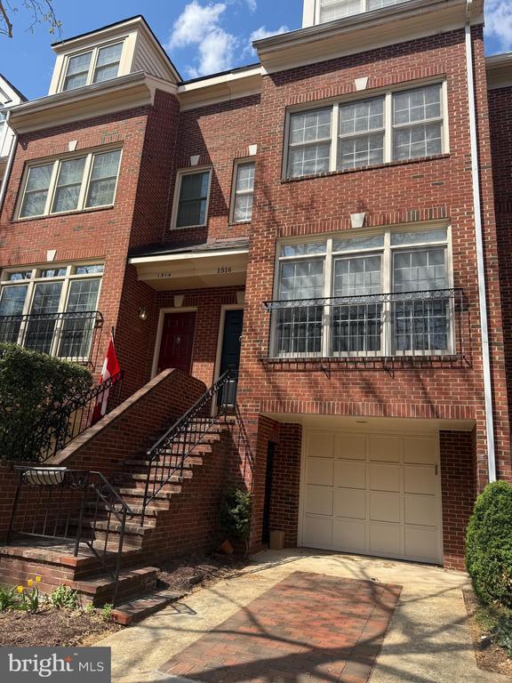 Building Photo - 1516 N Colonial Terrace