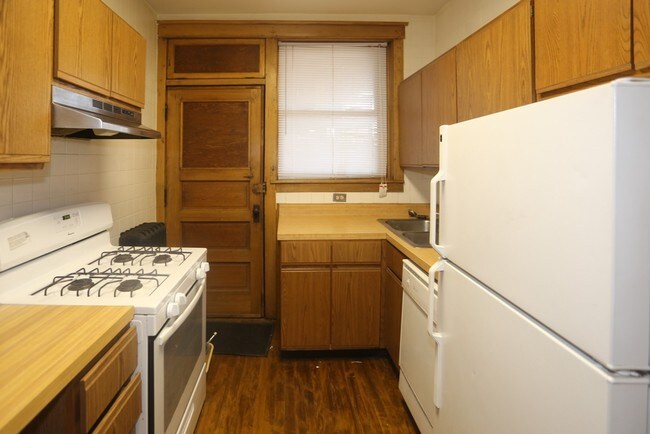 Building Photo - N. Racine