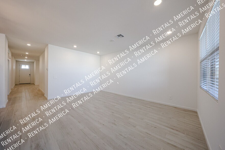 Building Photo - 15940 W Gray Fox Trl