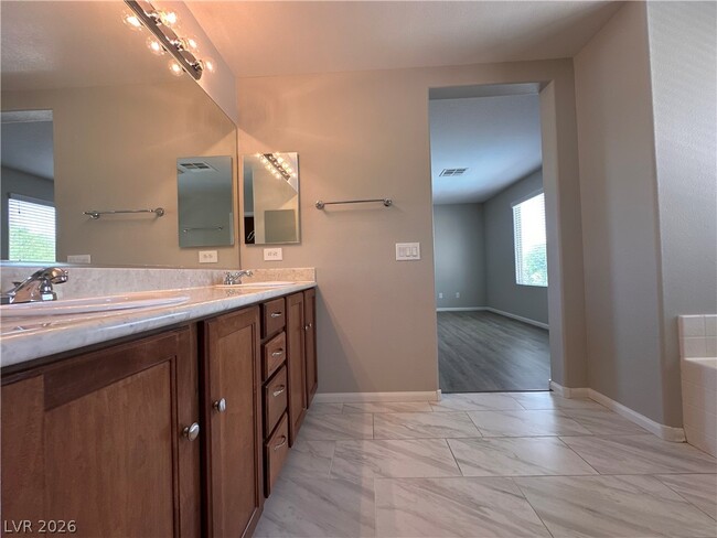 Building Photo - 6631 April Bend Ct