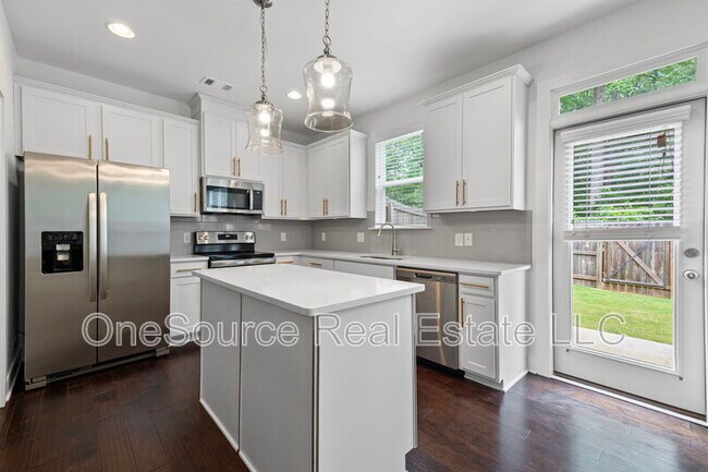 Building Photo - 5350 Brooklands Dr