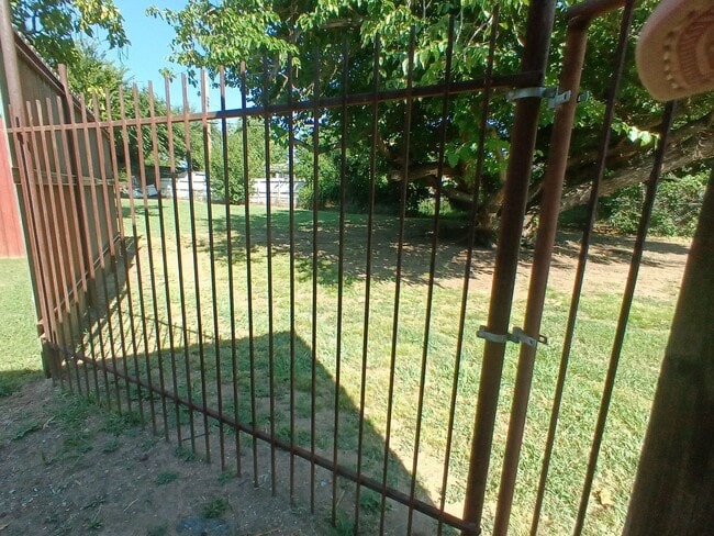 Building Photo - HOLIDAY SPECIAL-One Month FREE with 12 Month Lease!