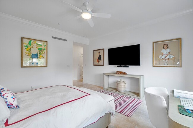 Building Photo - 150 Bradley Pl