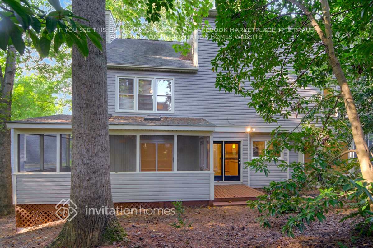 Building Photo - 305 Durington Pl