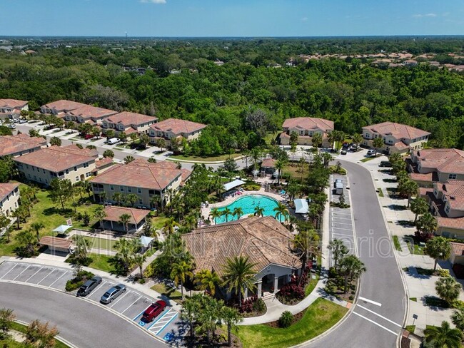 Building Photo - 2844 Esmeralda Dr