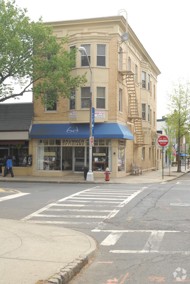 Primary Photo - 100 E Broad St
