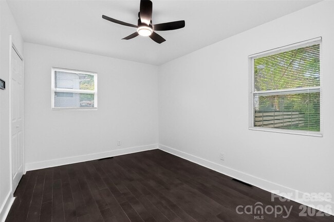 Building Photo - 1814 Eastway Dr