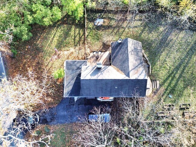 Building Photo - 7249 State Rd
