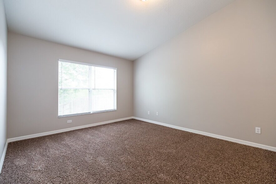 Building Photo - 15443 Margaux Dr