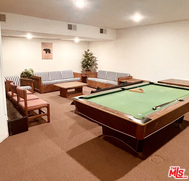 Building Photo - 911 Kings Rd