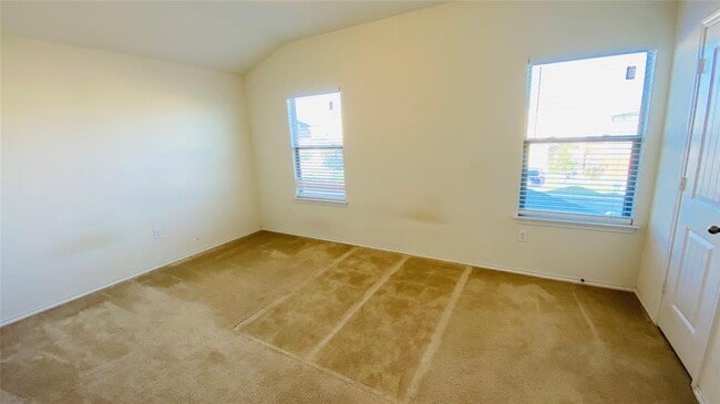 Building Photo - 607 Screech Owl Dr