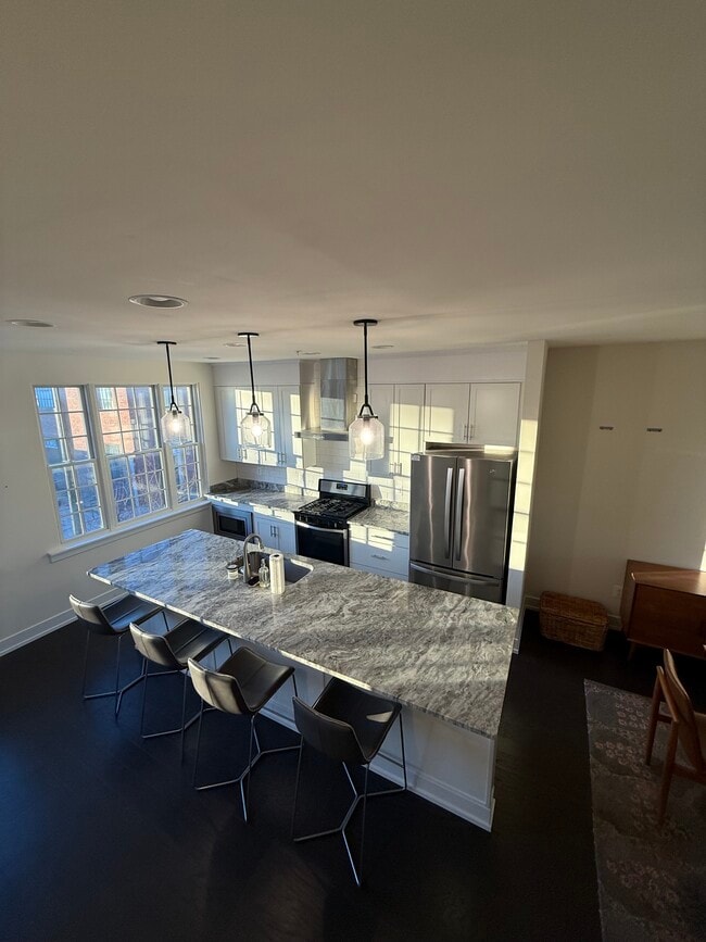 Building Photo - 3109 Elm Ave