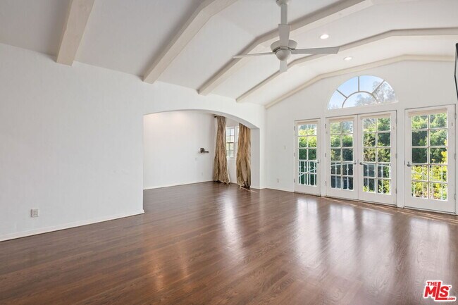 Building Photo - 139 S Anita Ave