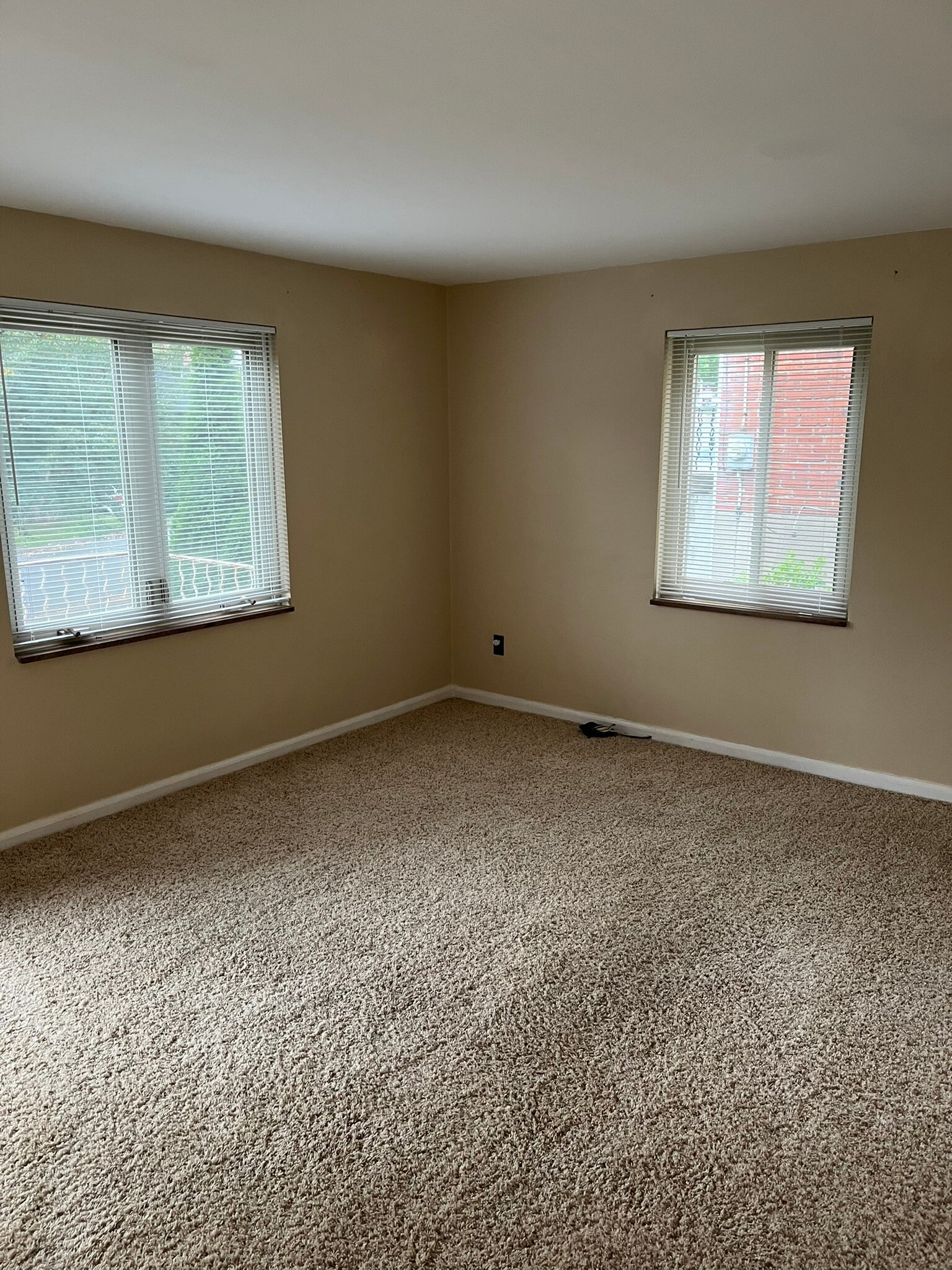 Building Photo - 709 Vallevista Ave