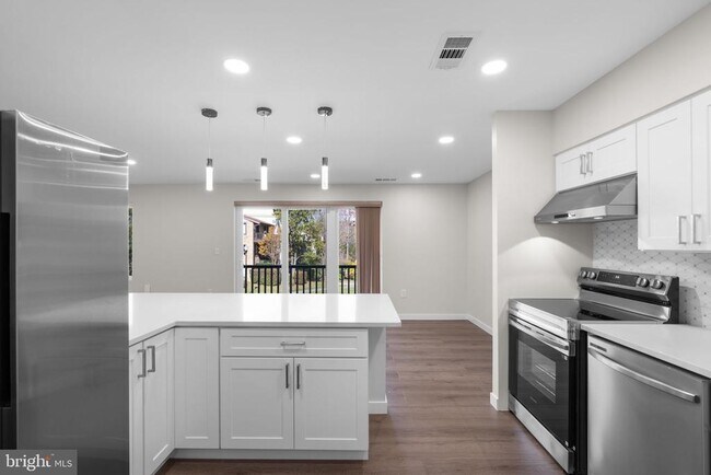 Building Photo - 10053 Windstream Dr