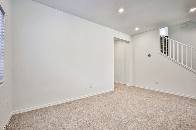 Building Photo - 7523 Castlegreen Ave