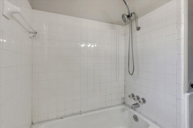 Building Photo - 3600 Sunvalley Dr