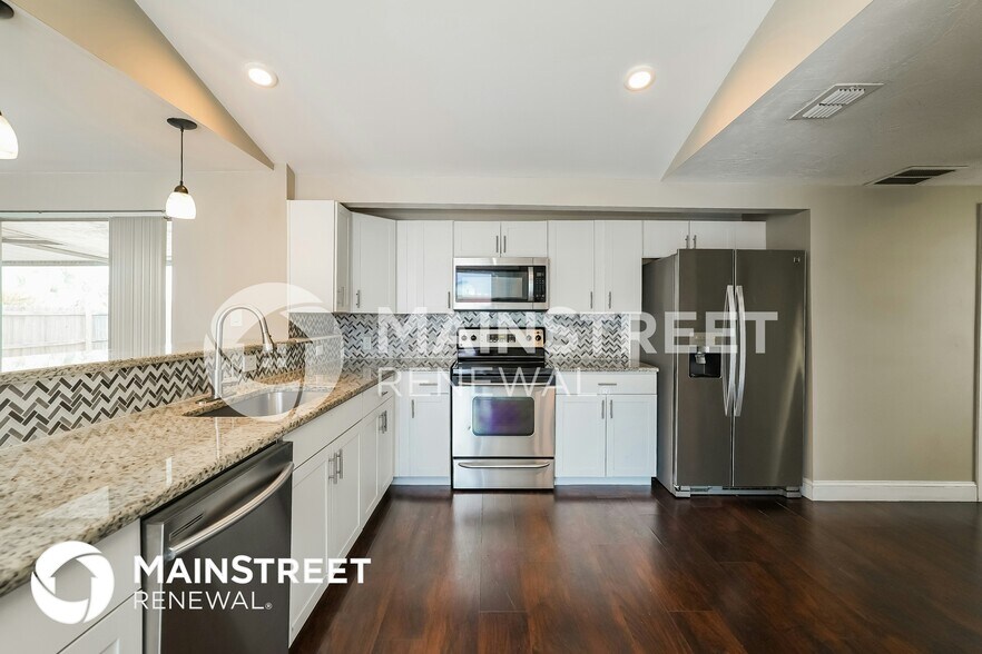 Building Photo - 3452 Brookfield Dr