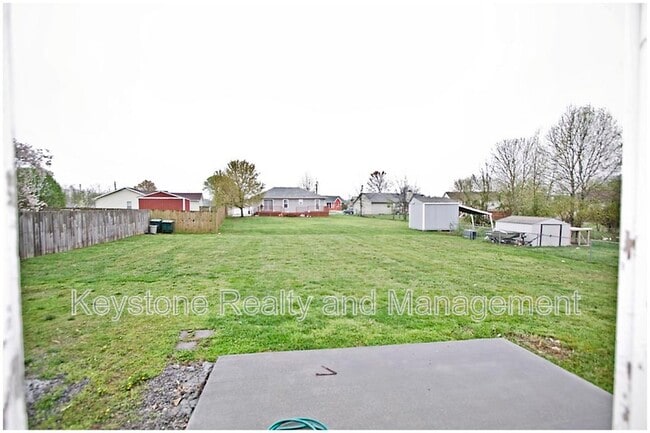 Building Photo - 1770 Crestview Dr