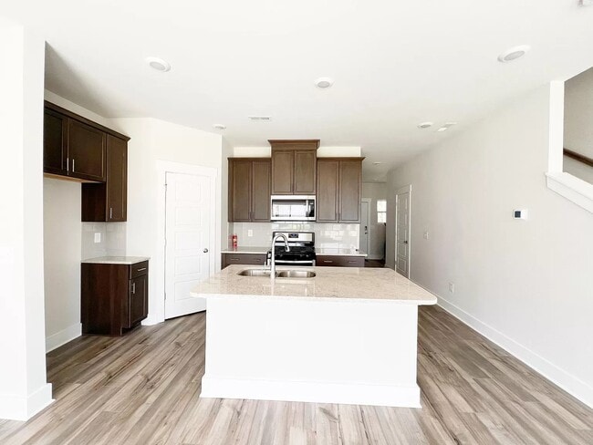 Building Photo - 4 Beachley Pl