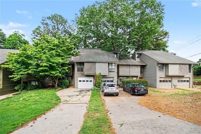 Building Photo - 1006 Creatwood Cir